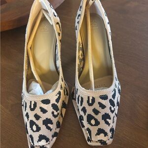 Cosy Island Leopard Print Women's Shoes size 7